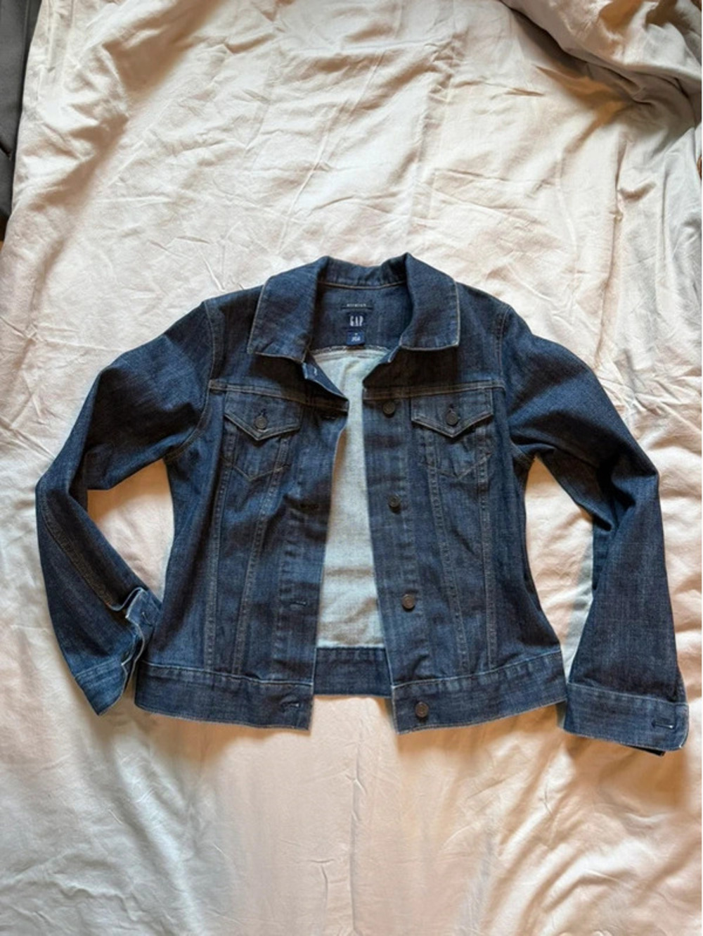 GAP Dark Denim Stretch Jean Jacket M Navy Fitted Trucker Model Off Duty